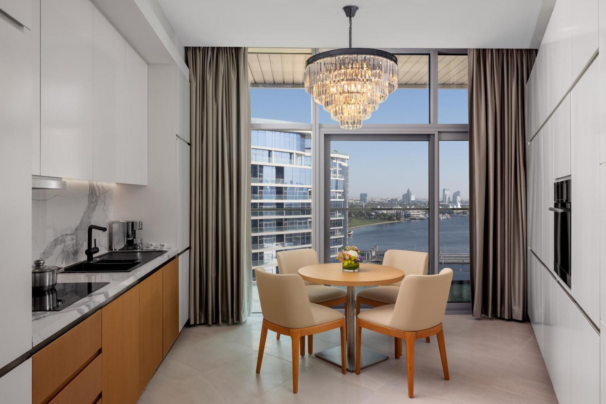 Hilton Dubai Creek Hotel & Residences ภายนอก รูปภาพ