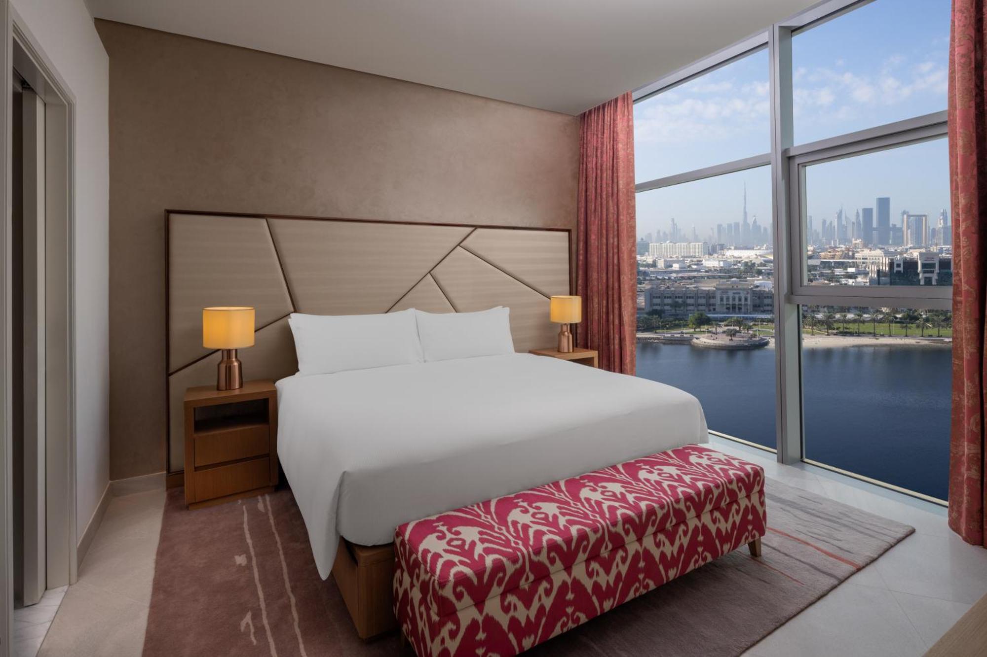 Hilton Dubai Creek Hotel & Residences ภายนอก รูปภาพ