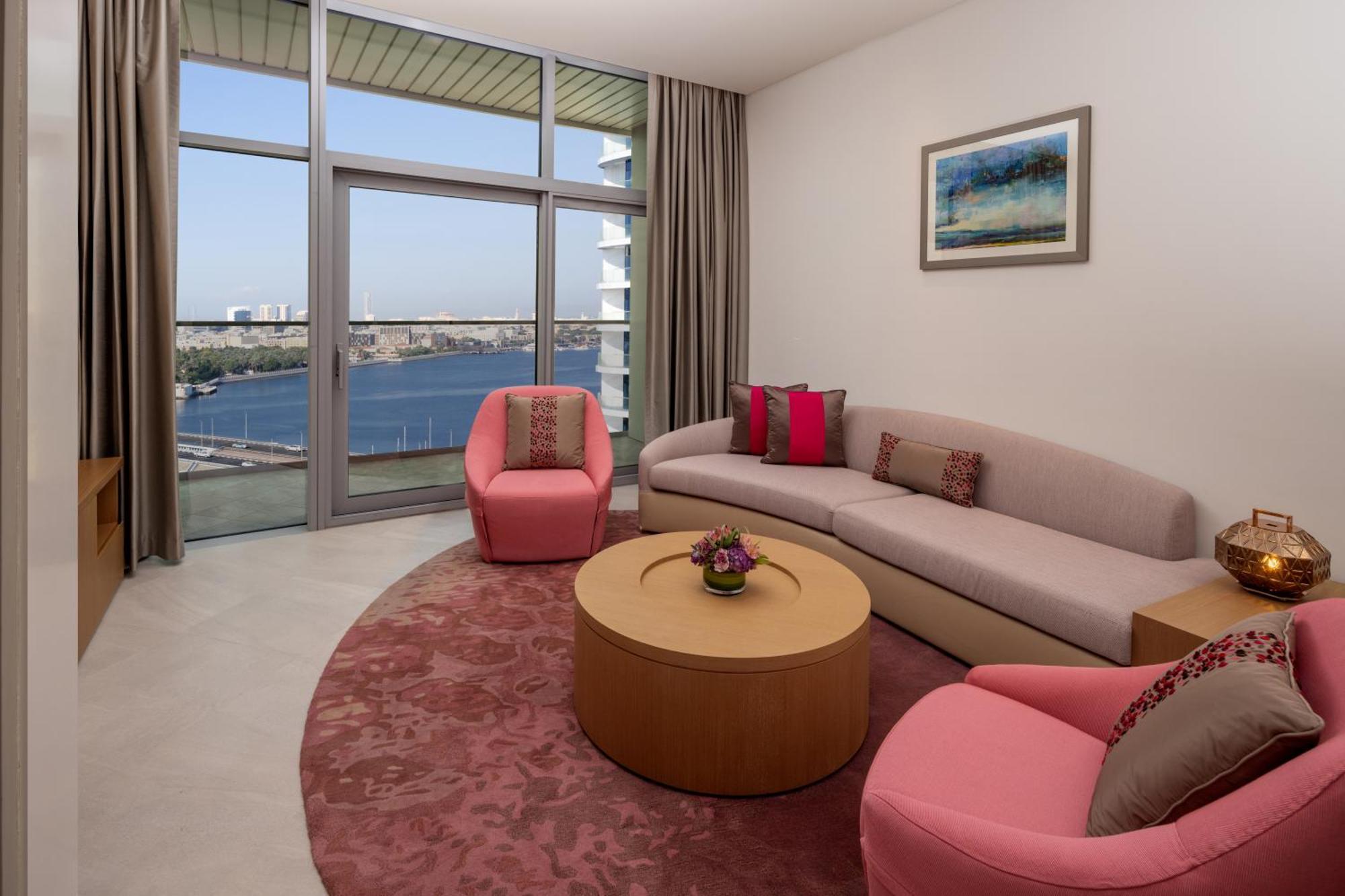 Hilton Dubai Creek Hotel & Residences ภายนอก รูปภาพ